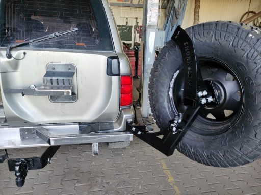 Uuchwyt-koła-Y61-standard - Кронштейн крепления запасного колеса patrol y61 для серийного бампера