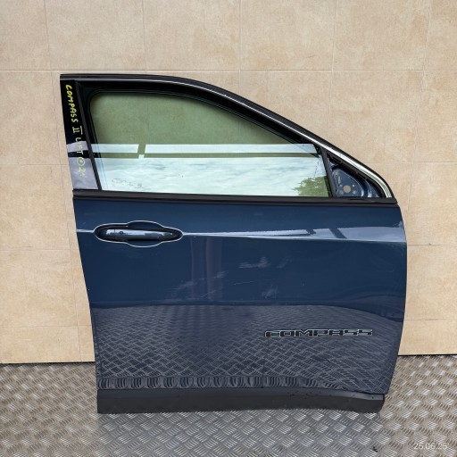 Двери передние правые jeep compass ii lift 2021 года в комплекте