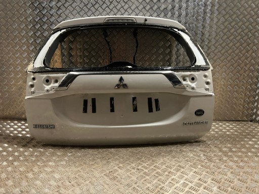 UTO58395, UTO58395 - Мицубиси аутлендер 2018 дверь багажника