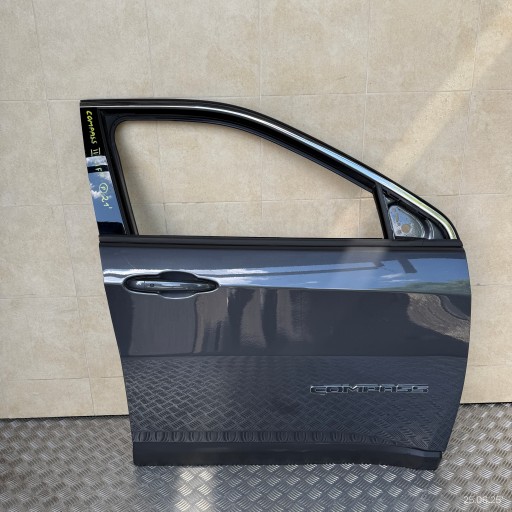 Двери передние правые jeep compass ii lift 2021 года в комплекте