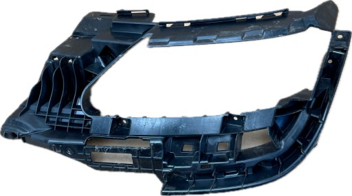 8W0807347A - Audi a4 b9 лифт левый кронштейн наконечника выхлопной трубы 8w0807347d